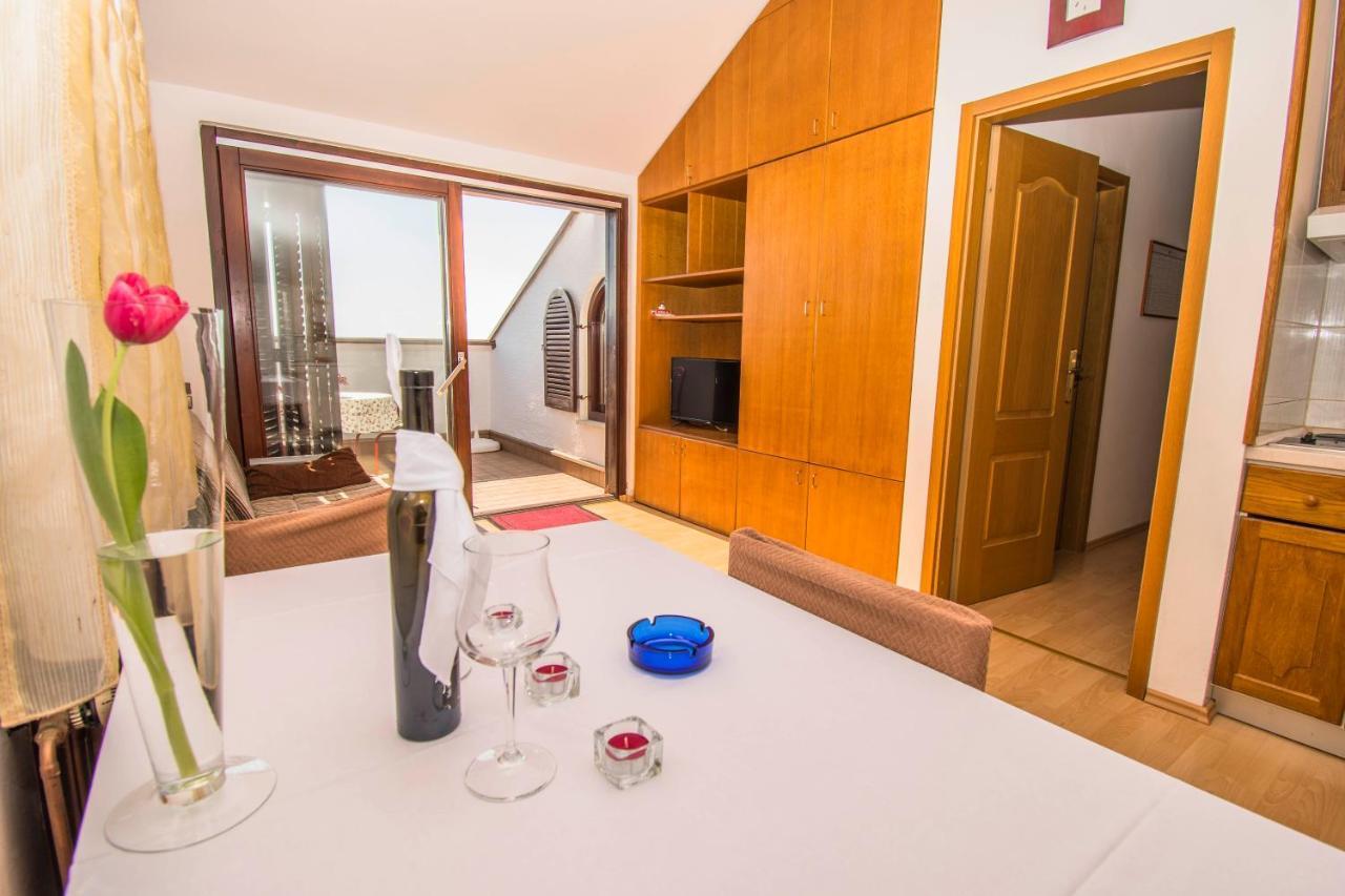 Apartments Punta & Vista In Krk Krk Town Bagian luar foto